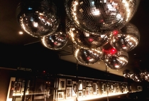 キャバクラでのホール配膳スタッフ