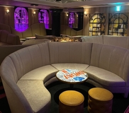 キャバクラのホールスタッフ