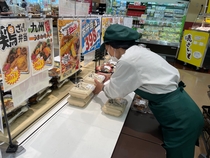 株式会社むすんでひらいて ミスターマックス美野島店