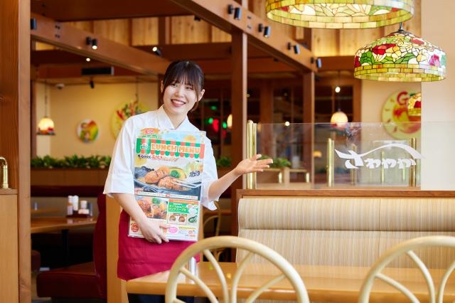 ハンバーグレストランのホール係