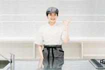 高級フレンチ風料理の調理補助