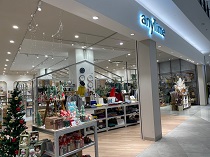 雑貨屋さんの販売スタッフ