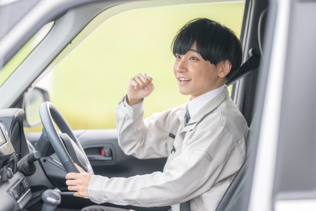 中型や大型トラックでの配送ドライバー