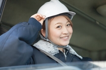 3ｔ～4ｔ車での企業等からの古紙や段ボールの回収ドライバー