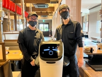 ホルモン焼肉屋さんのホールキッチンstaff