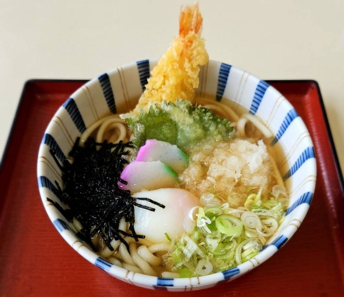 SCフードコート内うどん店の店舗スタッフ