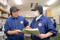 ディスカウントストアでのお肉製品のパック詰め・品出し
