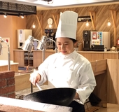 ホテルキッチンの調理補助