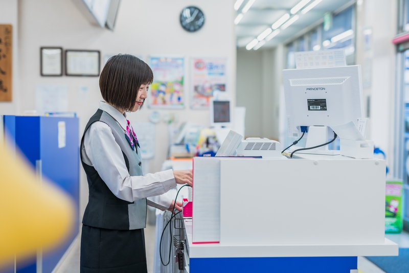 クリーニング店の店舗補助スタッフ