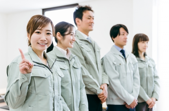 産業用機械の組立スタッフ
