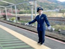駅構内列車運行管理の夜間アシスタント