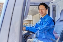 2ｔ車での企業やセンターへ一般貨物の運搬ドライバー