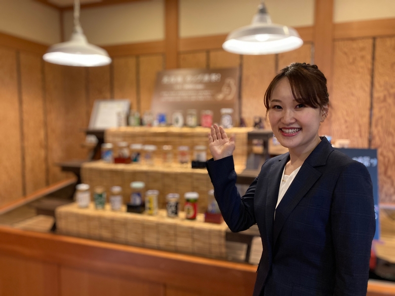 館内売店コーナーの販売員