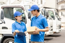 4ｔゲート車での一般貨物のセンター間配送ドライバー