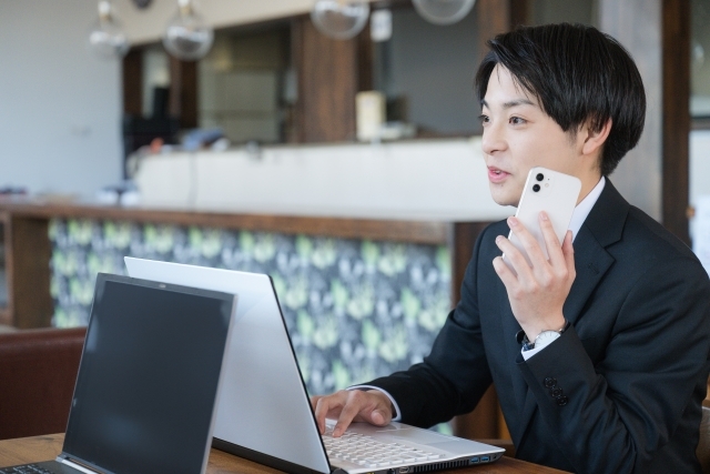 電話対応や端末入力の事務