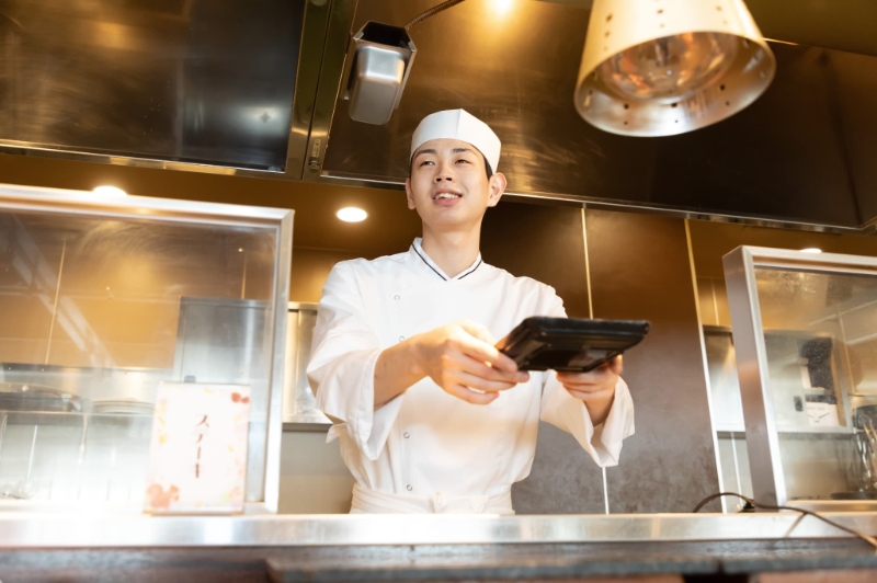 ホテルレストランスタッフ
