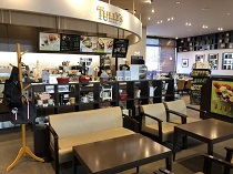 カフェスタッフ