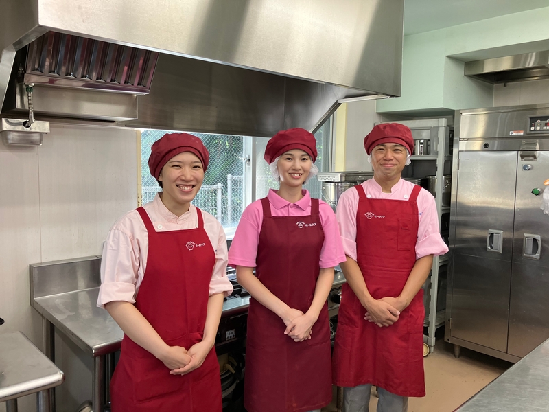 幼稚園で給食の盛り付けや調理補助・おやつ作りのサポート