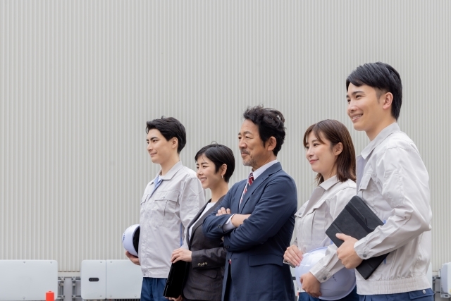 看板製作の補助スタッフ