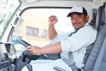 大型トラックでの陸送業務