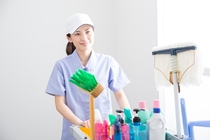 病院内の共有部分の清掃スタッフ