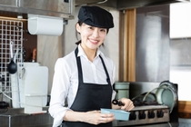 スーパーでの水産加工