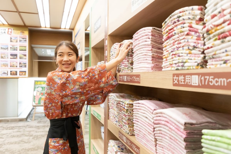 ホテルの売店スタッフ