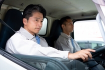 小型トラックでの産廃回収業務