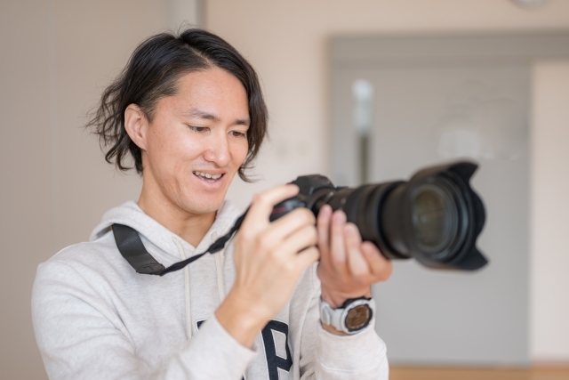 自動車の写真撮影スタッフ