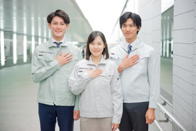 エスカレーター製造の組立作業