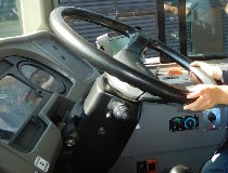 大型バスでの送迎ドライバー