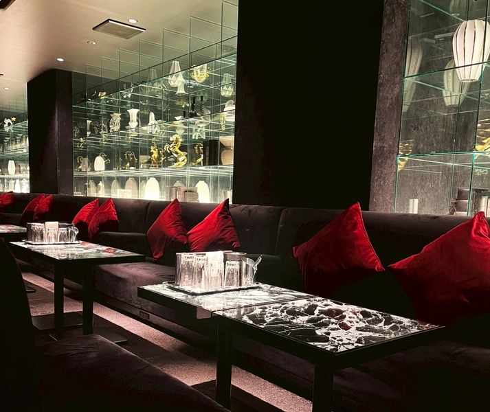 キャバクラでのホールスタッフ