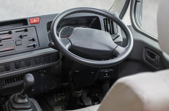 スクールバス代務運転手