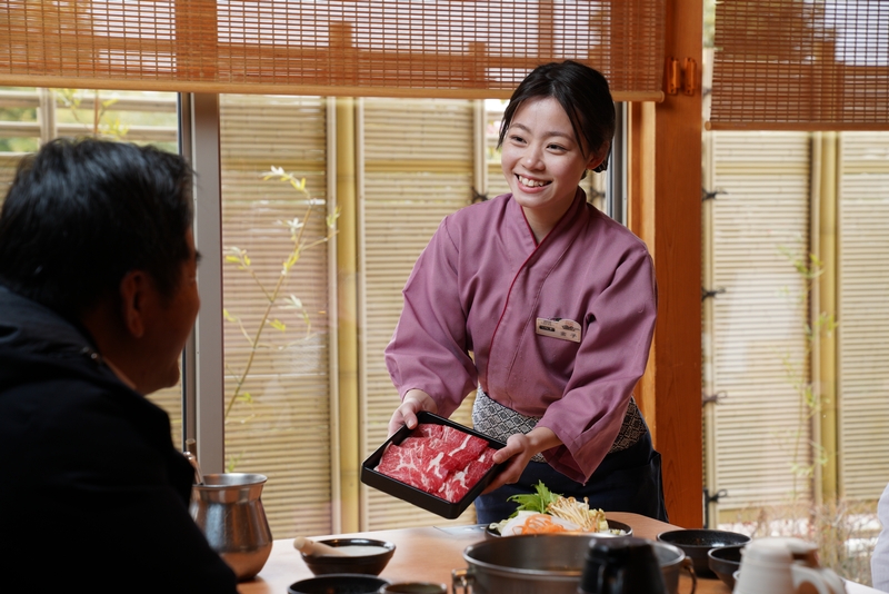 しゃぶしゃぶチェーン店のホールスタッフ