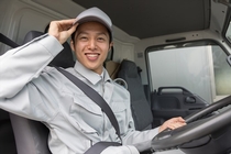 中型トラックでのコンビニ配送業務