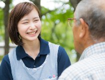 小規模施設での夜勤介護職員