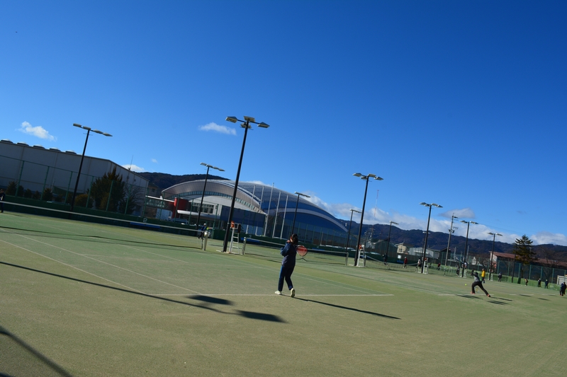 テニスコート管理スタッフ