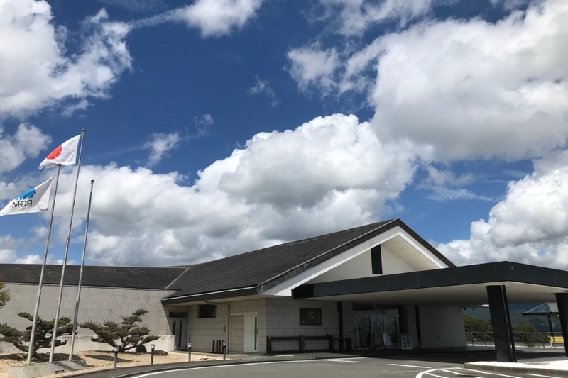 ゴルフ場のグリーン整備や雑草処理