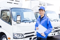 4ｔ車での飲食店へ水産品配送ドライバー