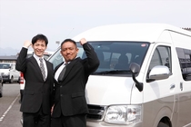 普通車での個人宅や企業への日用品の配送ドライバー