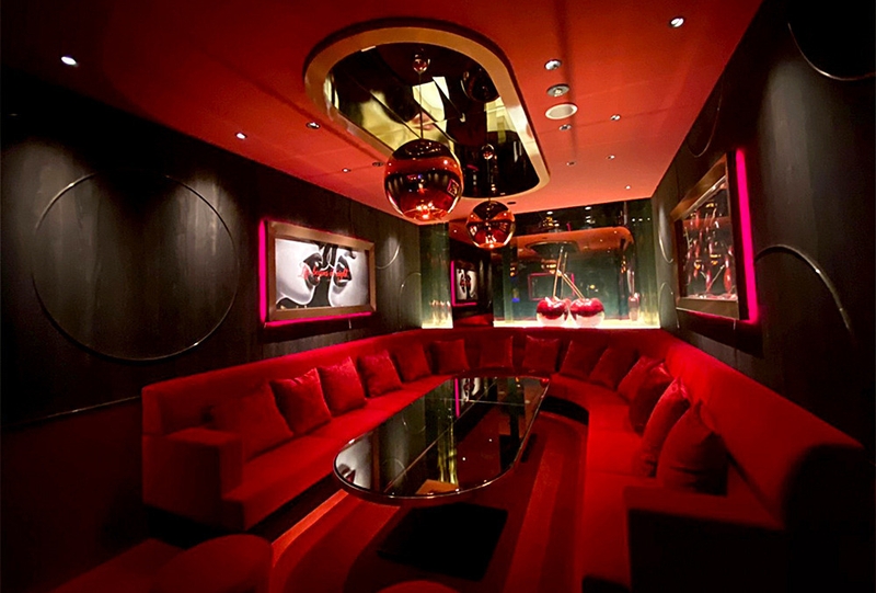 キャバクラでのキッチン補助スタッフ