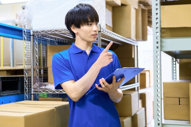 食品工場内での梱包及び事務業務