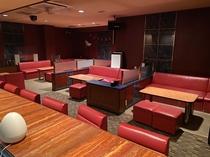 スナックでママのお手伝い