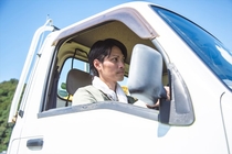 1.5ｔ車での電気機器の企業などへの配送ドライバー