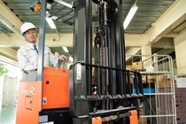 非鉄金属の加工及びフォークリフトでの移動スタッフ