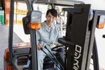 食品類構内フォーク業務