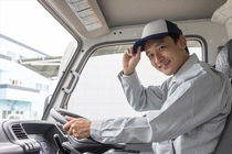 中型トラックでの産廃回収業務