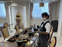 料理の配膳のお手伝い・セレモニー