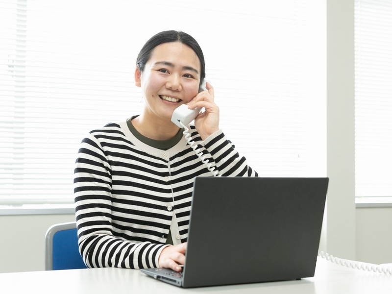 倉庫内での事務作業と電話対応