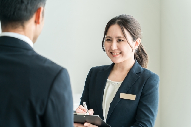 セレモニーホールの受付・ガイド